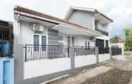 ภายนอกอาคาร 3 Super OYO 2727 Nareswari Guest House  Syariah