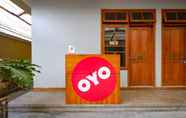 Lobby 7 OYO 2737 D'kost Solo