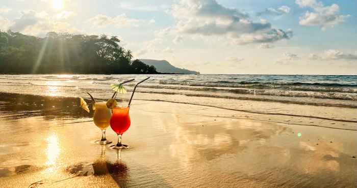 Điểm tham quan lân cận Lonely Beach