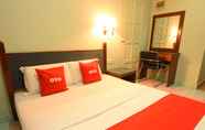 Kamar Tidur 3 OYO 89642 Highway Inn