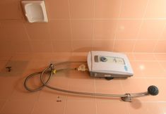 In-room Bathroom 4 OYO 89642 Highway Inn