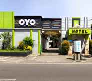 Exterior 5 SUPER OYO 3024 Hotel Kebon Manis