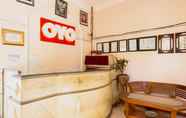 Lobby 6 SUPER OYO 3024 Hotel Kebon Manis