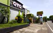 ภายนอกอาคาร 3 SUPER OYO 3024 Hotel Kebon Manis