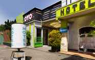 Exterior 4 SUPER OYO 3024 Hotel Kebon Manis