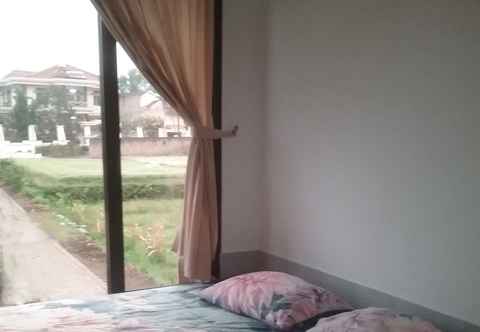 Bedroom Villa Puncak Garuda 2 by Travel4less