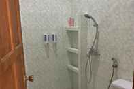 In-room Bathroom Ndalem Pratama