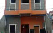 Exterior 5 SPOT ON 2831 Pondok Orange Family