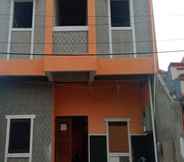 Bangunan 5 SPOT ON 2831 Pondok Orange Family