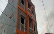 Exterior 2 SPOT ON 2831 Pondok Orange Family