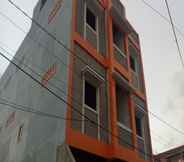 Bangunan 2 SPOT ON 2831 Pondok Orange Family