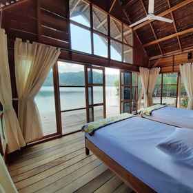 Sareni Raja Ampat 2, Hotel Pasir Timbul Raja Ampat