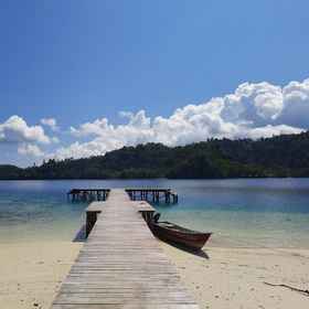 Sareni Raja Ampat 7, Hotel Pasir Timbul Raja Ampat
