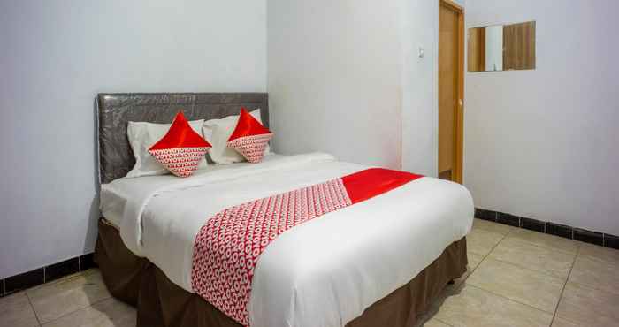 Bedroom OYO 92286 Wisma Permata Makassar