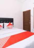 BEDROOM OYO 3006 Falisha Homestay Syariah