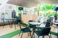 Bar, Cafe and Lounge OYO 3139 Naya Guest House Syariah