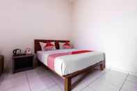 Kamar Tidur OYO 3142 Bright Hotel