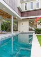 SWIMMING_POOL Villa Nestor