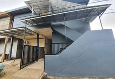 Exterior 3 Spot On 3318 Adzka Homestay Syariah