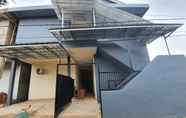 Exterior 6 Spot On 3318 Adzka Homestay Syariah