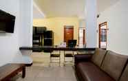 Lobi 7 OYO 3029 Diamond Cisitu Residence Syariah