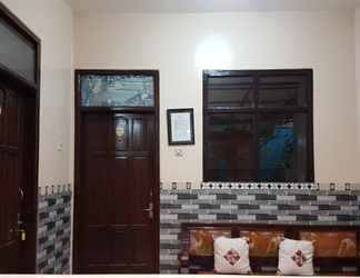 Lobi 2 Economy room at Darmo Homestay