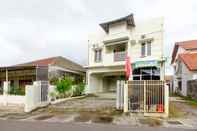 Exterior OYO 3083 D Kost Iii Syariah