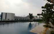 Kolam Renang 4 Studio Room at Treepark City by SPH