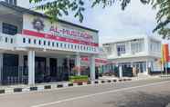 ภายนอกอาคาร 2 OYO 3089 Al Mustaqim Homestay Family