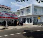 Exterior 4 OYO 3089 Al Mustaqim Homestay Family