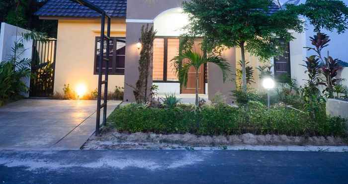 Exterior Pelangi Guesthouse Belitung 01