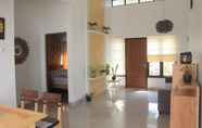 Common Space 4 Pelangi Guesthouse Belitung 7A