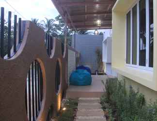 Bên ngoài 2 Pelangi Guesthouse Belitung 7B