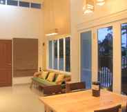 Common Space 4 Pelangi Guesthouse Belitung 7B