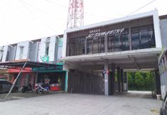 외관 3 OYO 2951 Graha HT Sumantri Residence