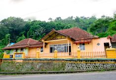 外部的 3 SPOT ON 2638 Hotel Raya