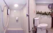 In-room Bathroom 4 SPOT ON 89929 Tropical Lodge