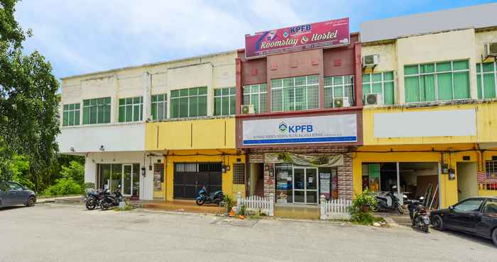 Luar Bangunan SPOT ON 90163 Kpfb Roomstay 2