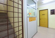 ล็อบบี้ 6 SPOT ON 89857 Azra Inn (rumah Tumpangan)