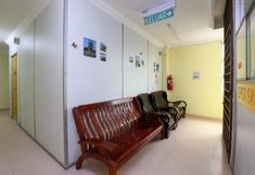 Lobi 5 SPOT ON 89857 Azra Inn (rumah Tumpangan)