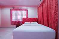 Bedroom OYO 89892 Hotel Jeli Inn