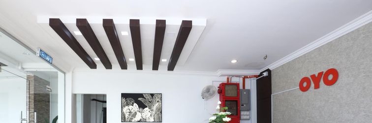 Lobi OYO 89888 Dz Residence Guest House