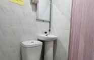 Toilet Kamar 4 SPOT ON 89865 Hotel Titiwangsa Gm