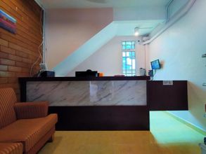 로비 4 Rose Village Inn & Spa