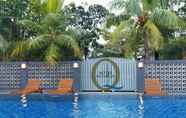 Kolam Renang 6 Q Hotel Mayangan