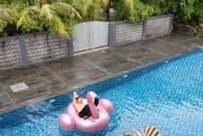 로비 Q Hotel Mayangan