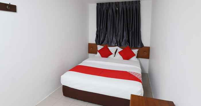 Kamar Tidur OYO 89672 Eg Hotel Jj