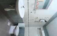 Toilet Kamar 4 OYO 89672 Eg Hotel Jj