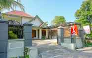 Exterior 4 OYO 2570 Griya Kinanthi Family