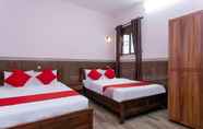 Bedroom 4 Thao Van Hotel